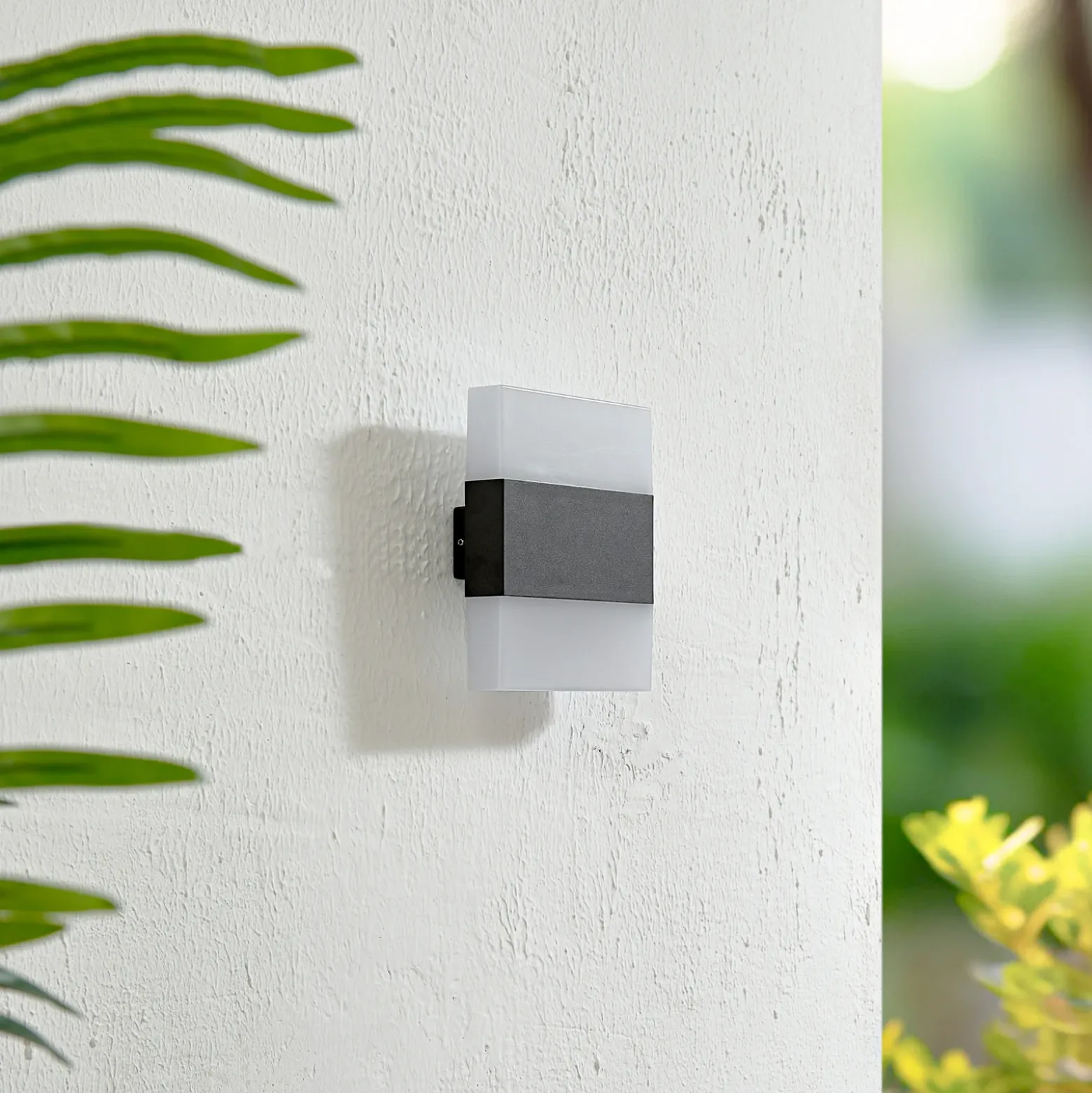 Aplique LED para exterior de Lindby Branor, aluminio, antracita, IP54