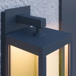 Aplique LED para exterior Ferdinand de Lucande, sensor, gris oscuro