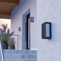 Aplique LED para exterior Genovese, negro, altura 24 cm, metal