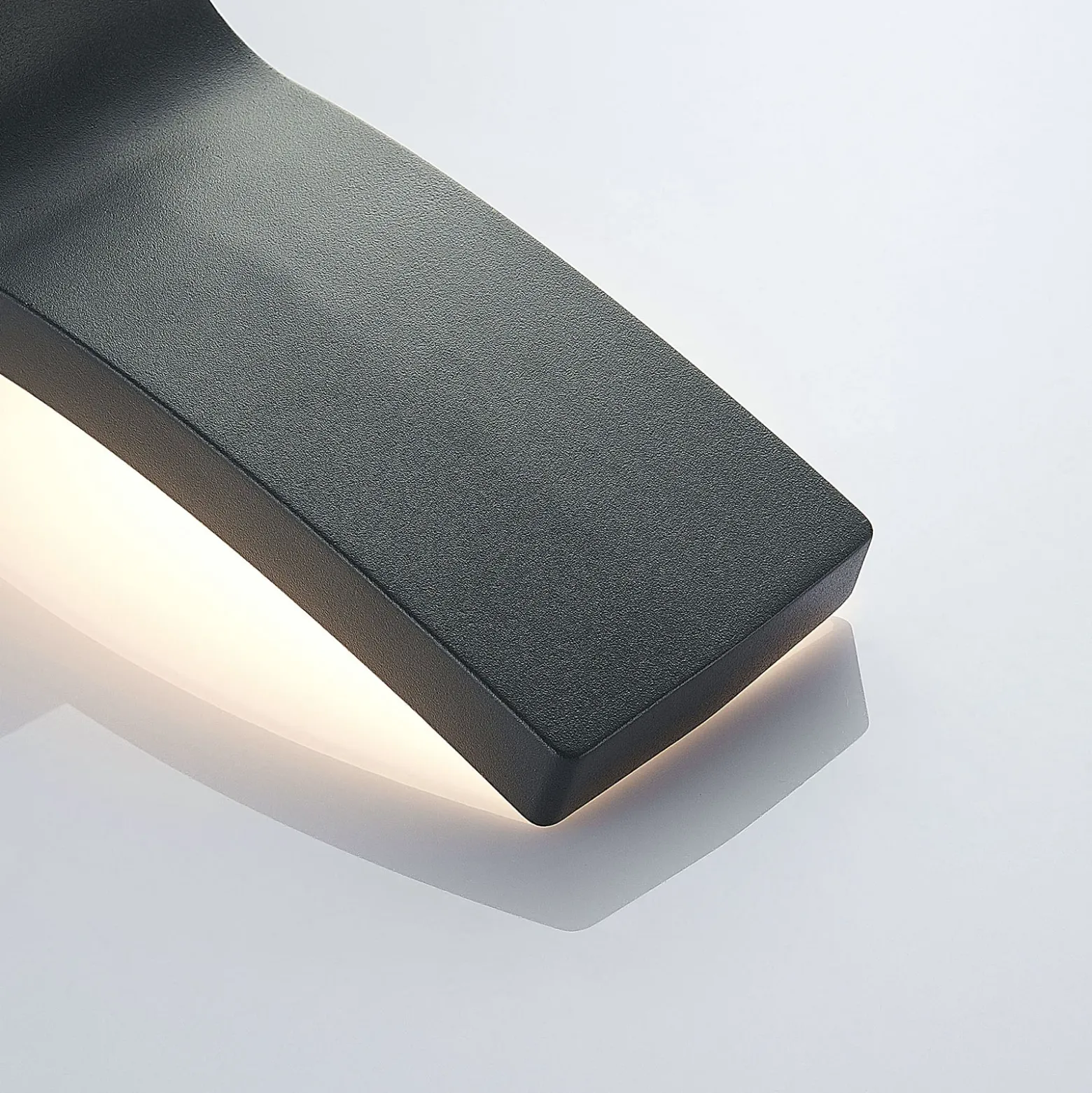 Aplique LED para exterior Ilvita de Lindby, sensor, antracita, IP54