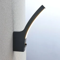 Aplique LED para exterior Ilvita de Lindby, sensor, antracita, IP54
