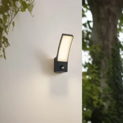 Aplique LED para exterior Ilvita de Lindby, sensor, antracita, IP54
