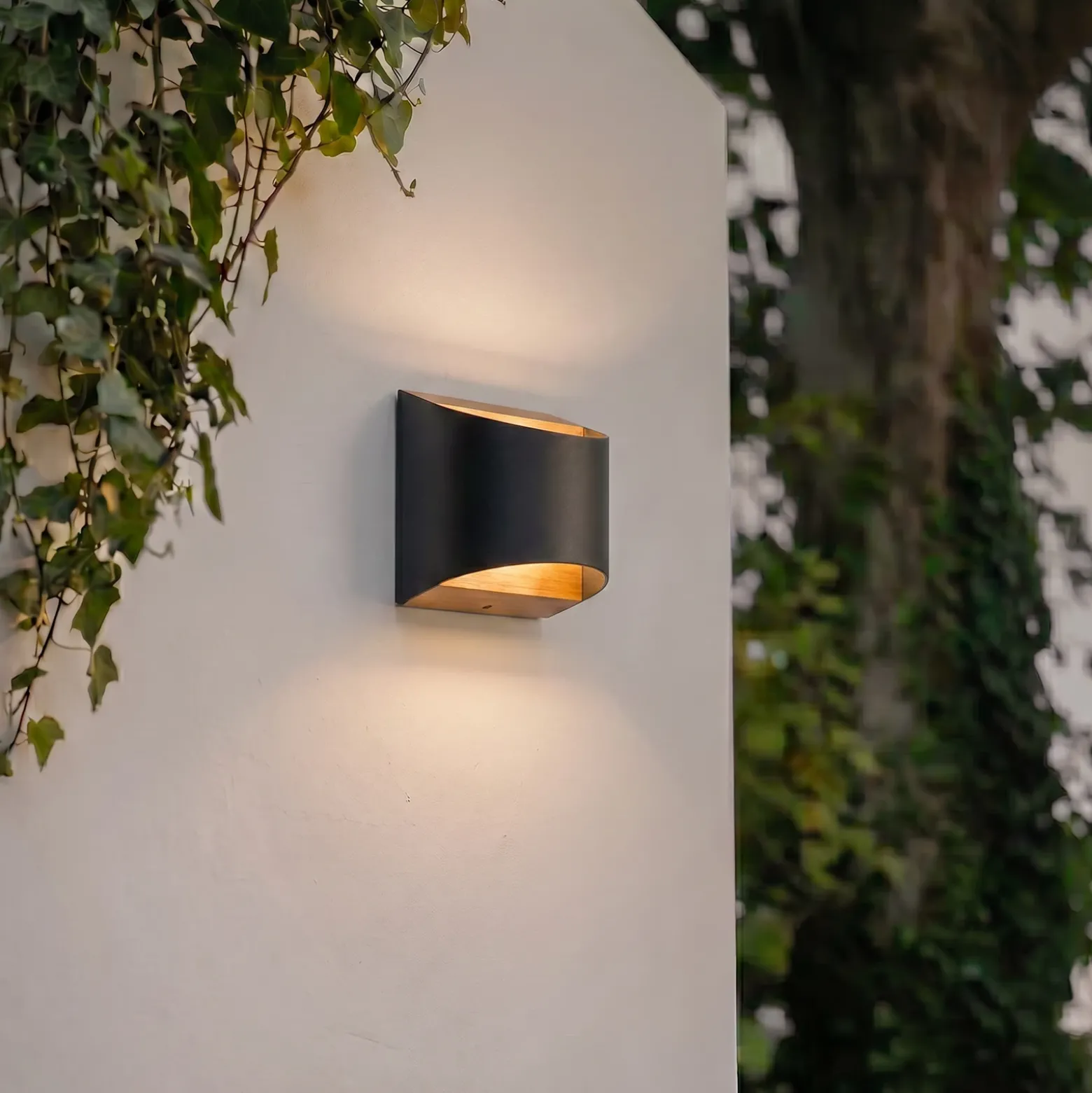 Aplique LED para exterior Lenore de Lindby, negro, metal, 13,5 cm