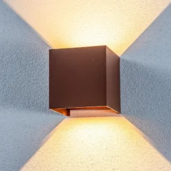 Aplique LED para exterior Lindby Nivar, angular, color óxido, 10 cm, IP54