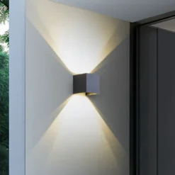 Aplique LED para exterior Lindby Smart Dara, gris, angular, CCT RGB, Tuya