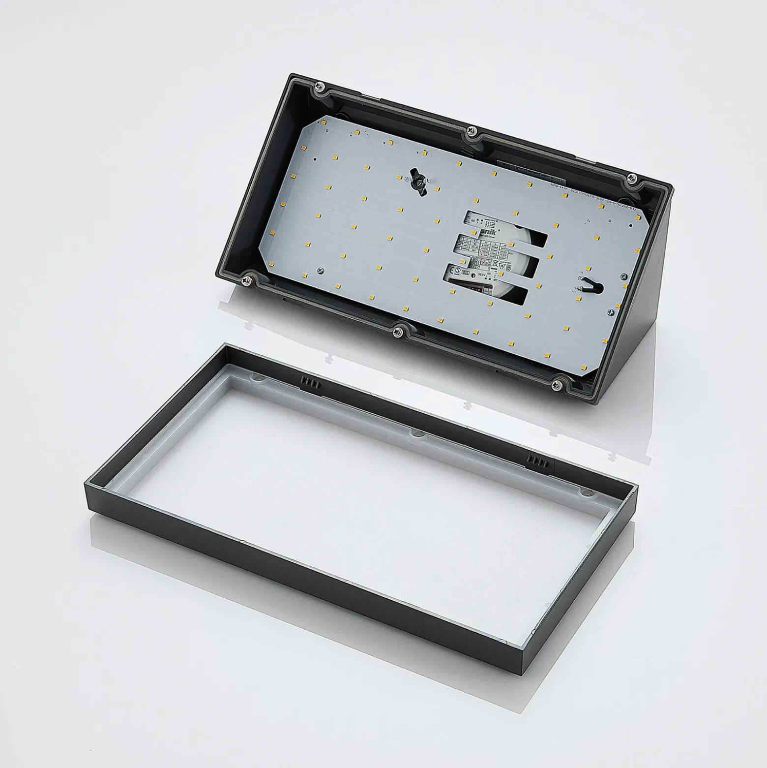 Aplique LED para exterior Lindby Abby, sensor, IP65, gris oscuro