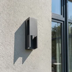 Aplique LED para exterior Lindby Enyra, negro, 27 cm, IP65