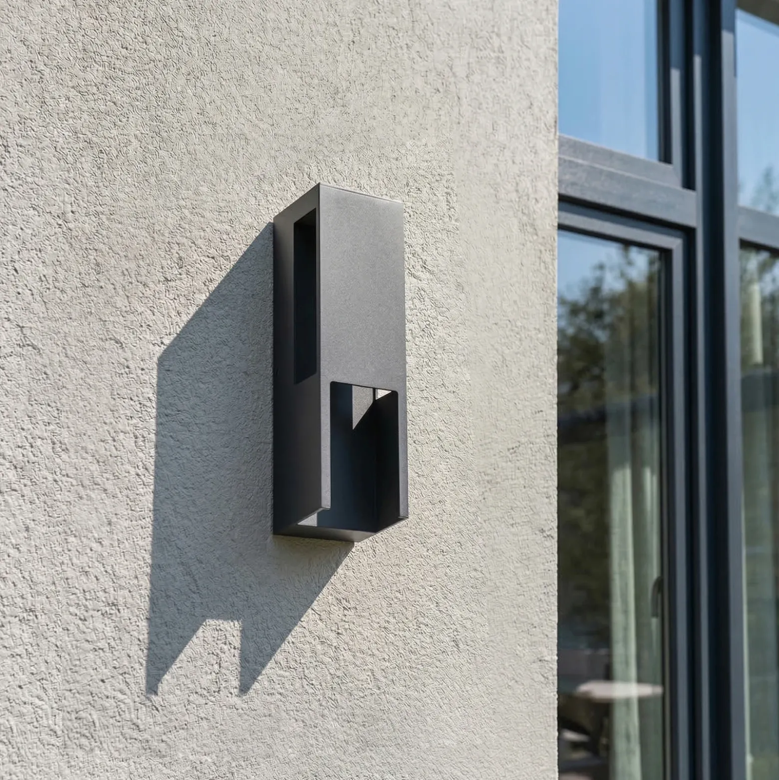 Aplique LED para exterior Lindby Enyra, negro, 27 cm, IP65
