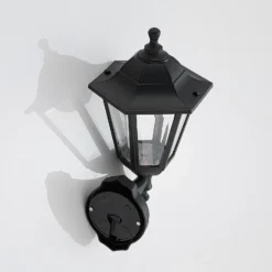 Aplique LED para exterior Lindby Iavo, negro, farol, 38 cm