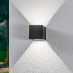 Aplique LED para exterior Lindby Nivar, angular, negro, 10 cm, IP54