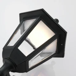 Aplique LED para exterior Lindby Iavo, sensor, negro, farol