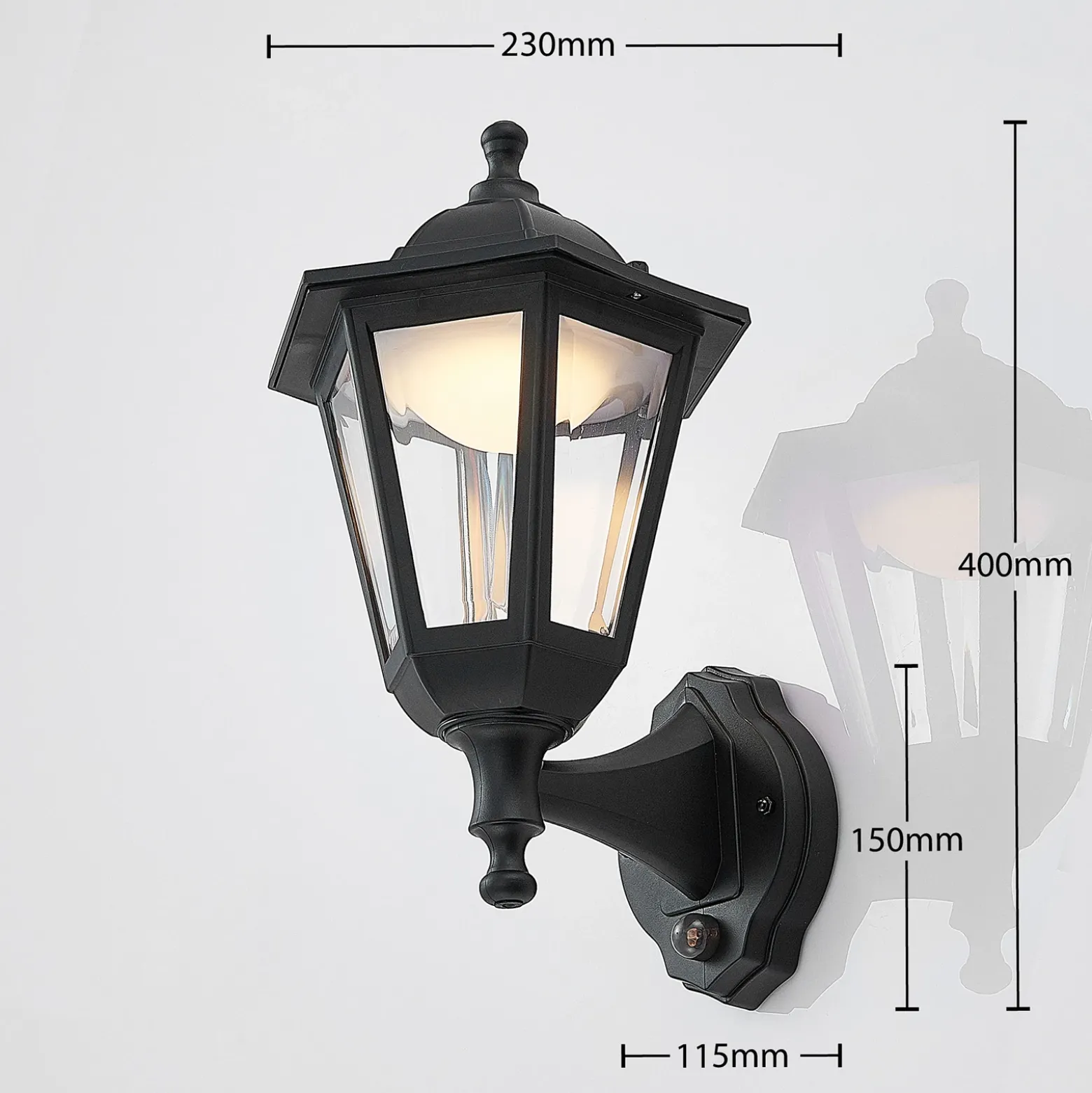 Aplique LED para exterior Lindby Iavo, sensor, negro, farol