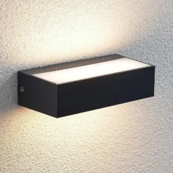 Aplique LED para exterior Lindby Nienke, 17 cm, resistente al agua salada, IP65