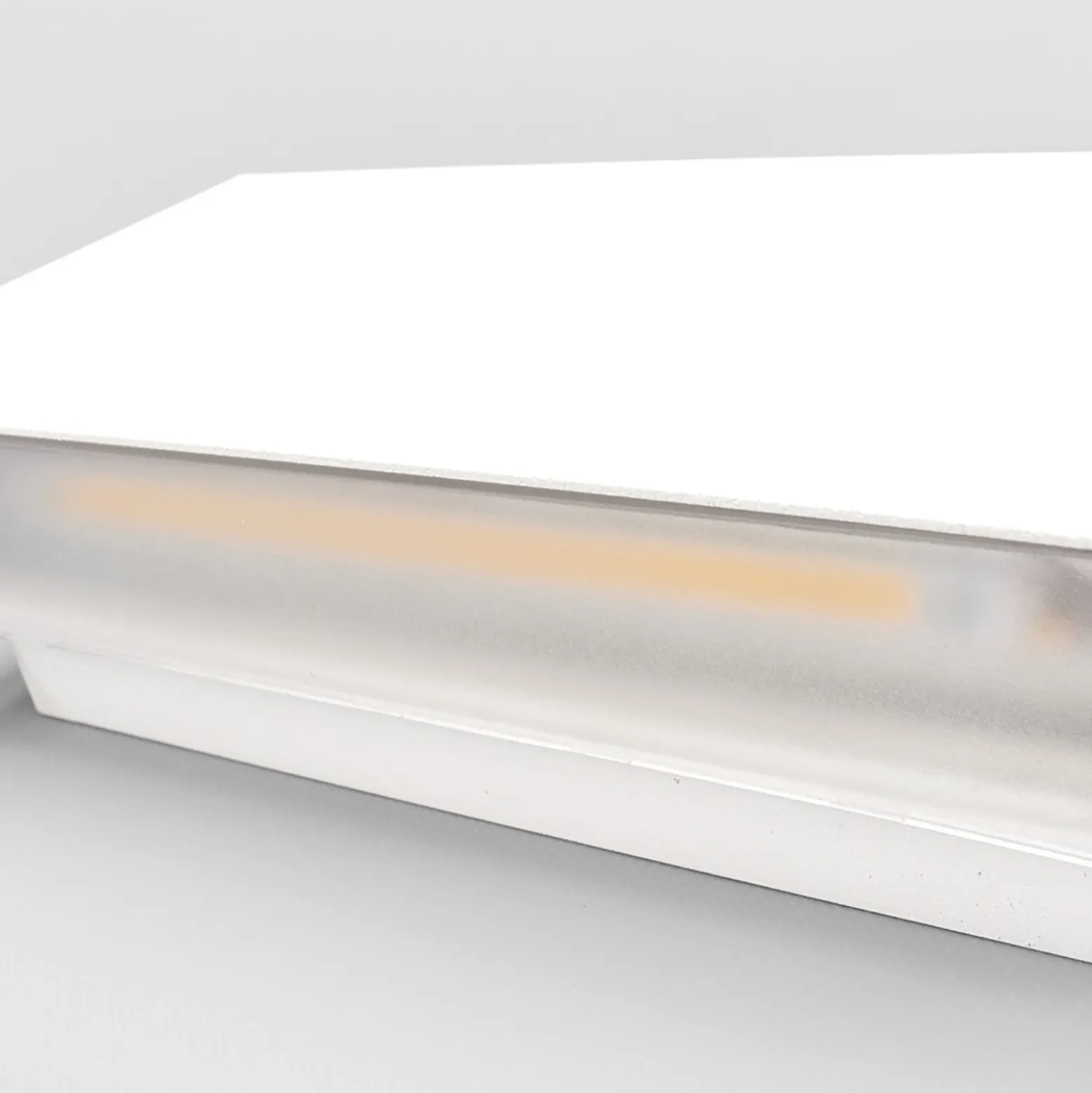 Aplique LED para exterior Lindby Safira, metal, arriba/abajo, IP44