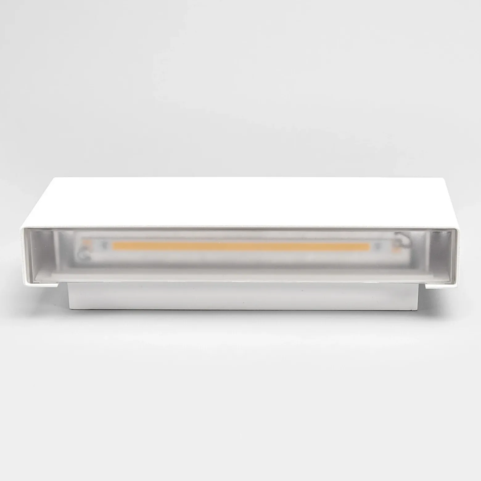 Aplique LED para exterior Lindby Safira, metal, arriba/abajo, IP44