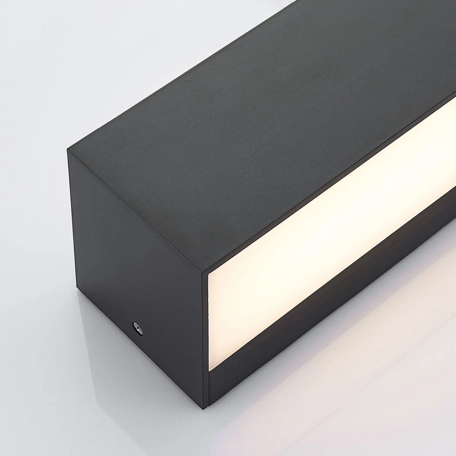 Aplique LED para exterior Lindby Nienke, 23 cm, resistente al agua salada, IP65