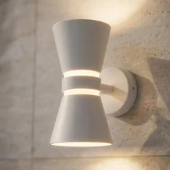 Aplique LED para exterior Lucande Meravi, blanca, 2 luces, IP44