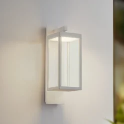 Aplique LED para exterior Lucande «Ferdinand», blanca, de metal, 38 cm