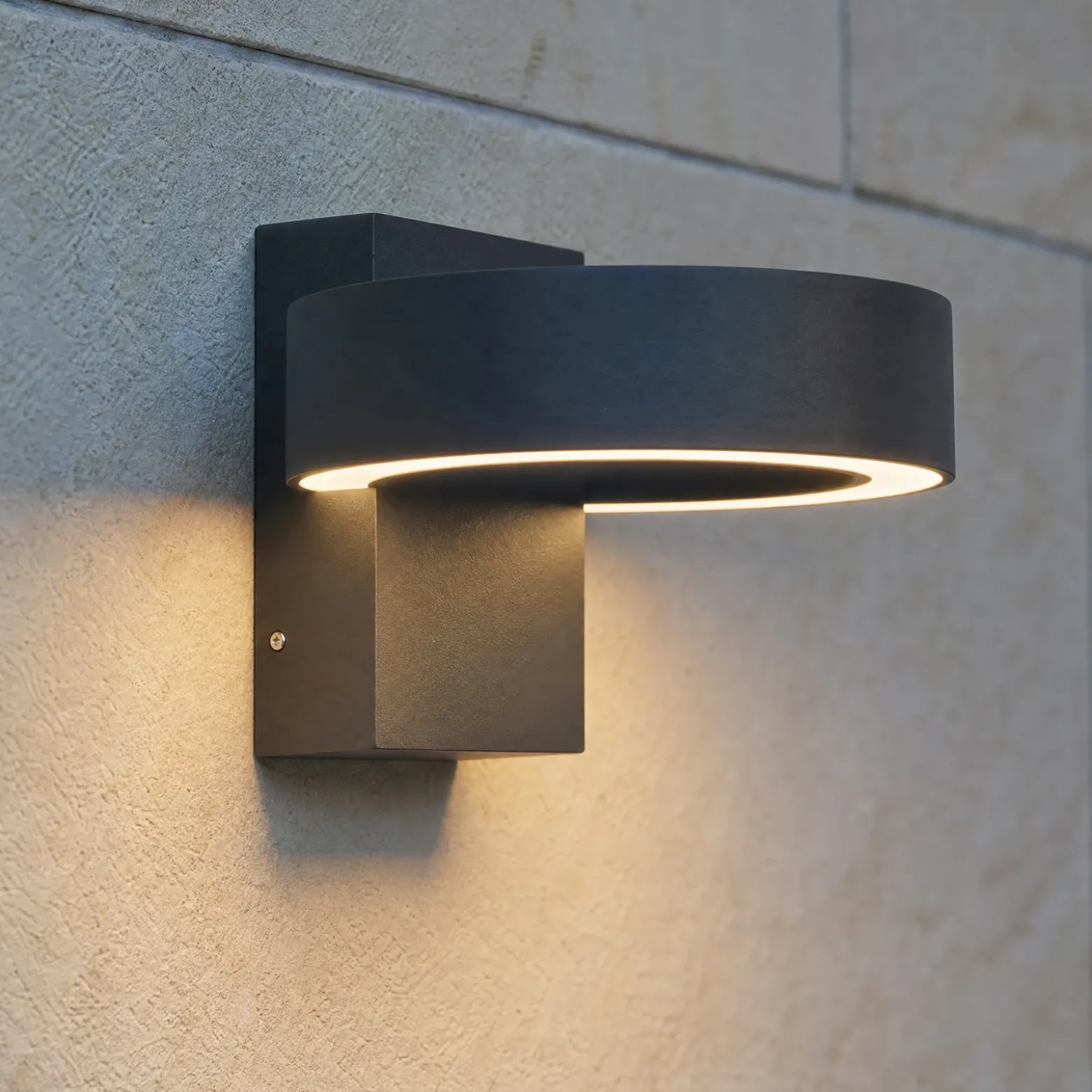 Aplique LED para exterior Lucande Nirella, negra, CCT, IP65