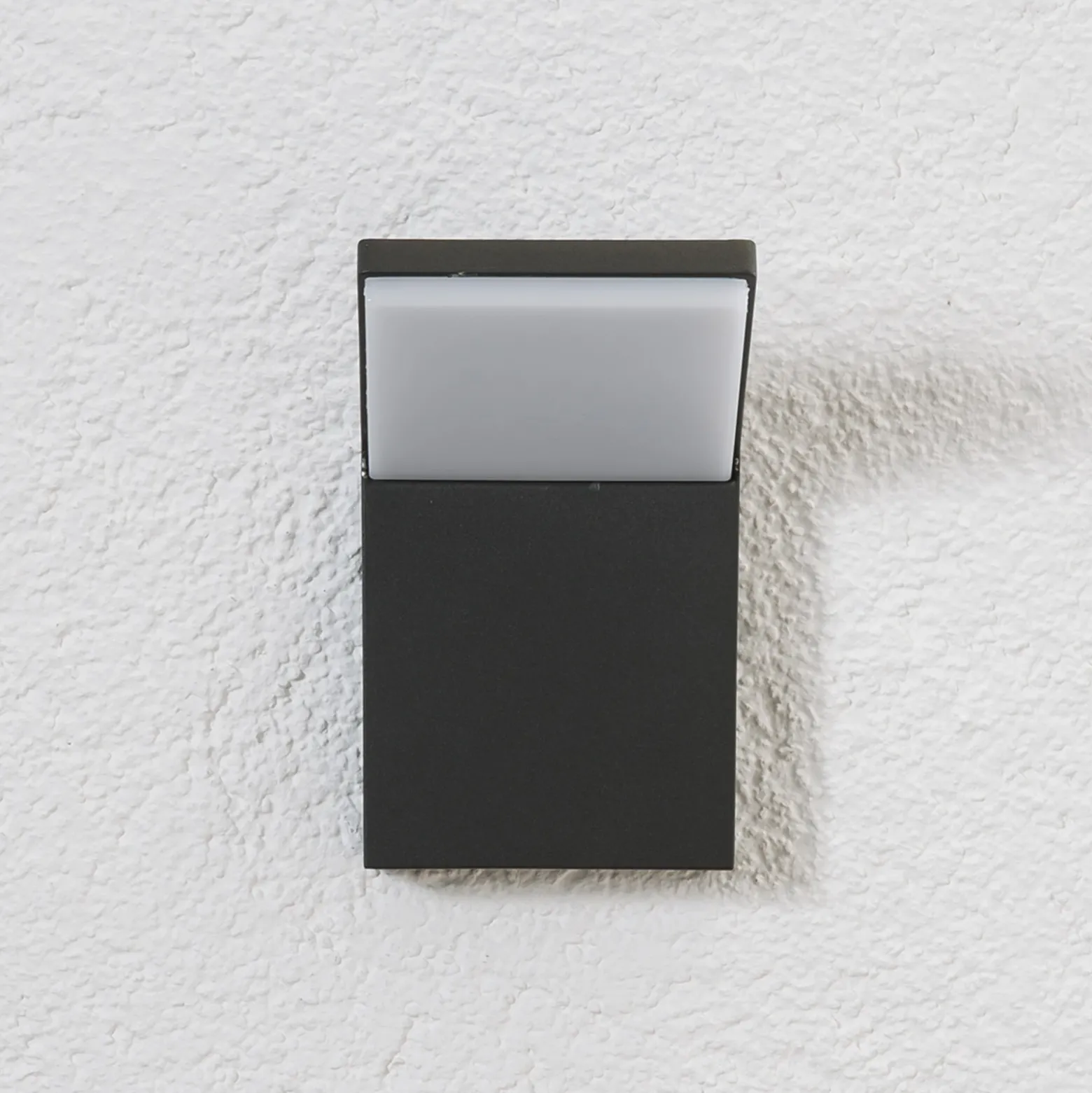 Aplique LED para exterior Lucande Nevio, 17 cm, antracita, aluminio