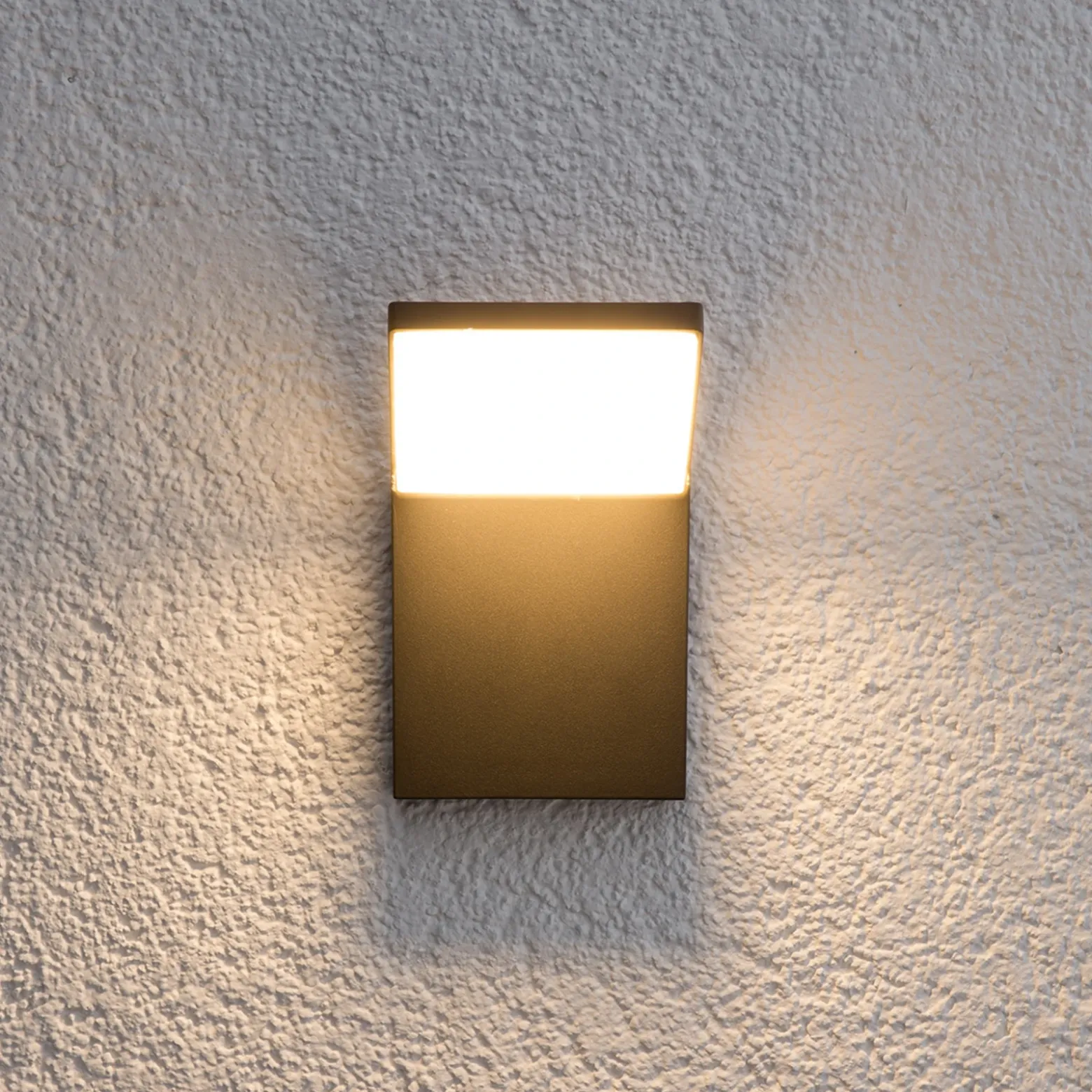 Aplique LED para exterior Lucande Nevio, 17 cm, antracita, aluminio