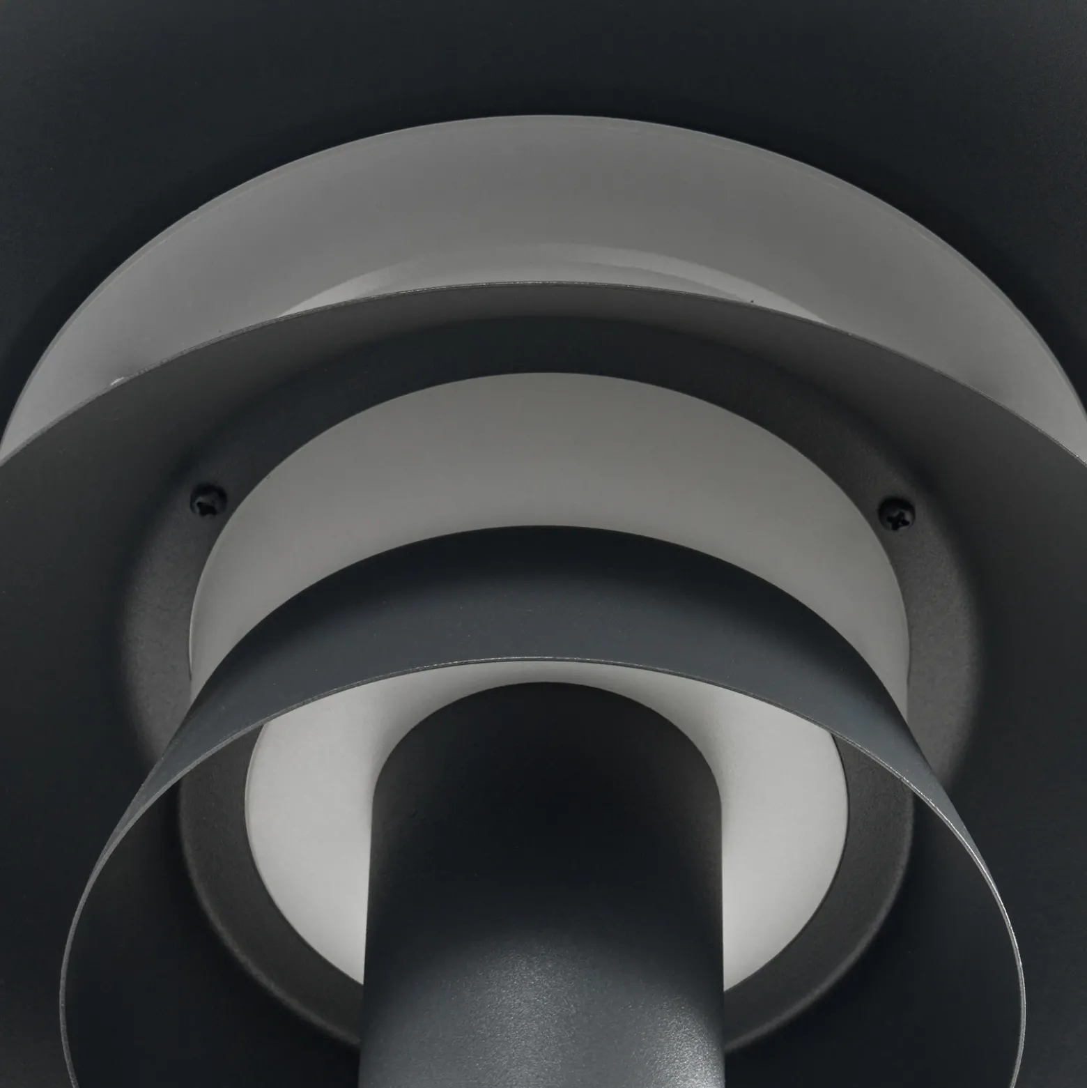 Aplique LED para exterior Lucande Montaro, color antracita, IP54 con sensor