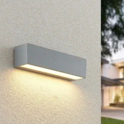 Aplique LED para exterior Lucande Lengo, 25 cm, plateada, luz hacia abajo,