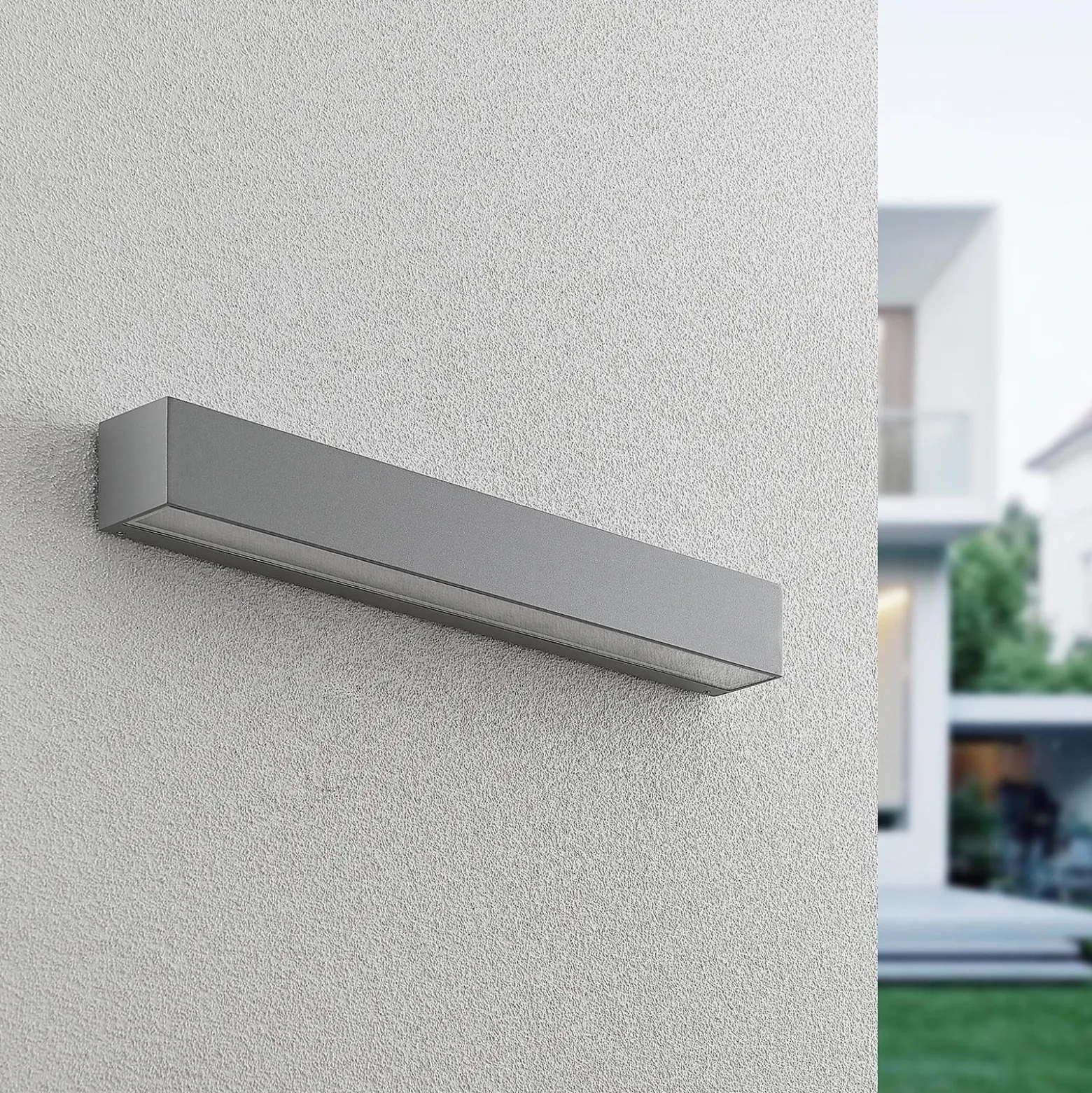 Aplique LED para exterior Lucande Lengo, 50 cm, plateada, luz hacia arriba y