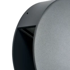 Aplique LED para exterior Lucande Advero, color antracita, con número de casa