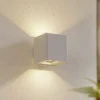 Aplique LED para exterior Lucande «Aaron», blanco, IP54, luz hacia arriba/hacia