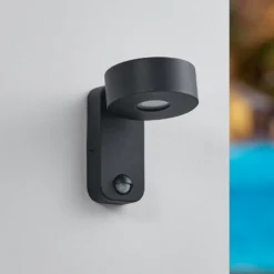 Aplique LED para exterior Palosco, negro, altura 17 cm, metal, con sensor