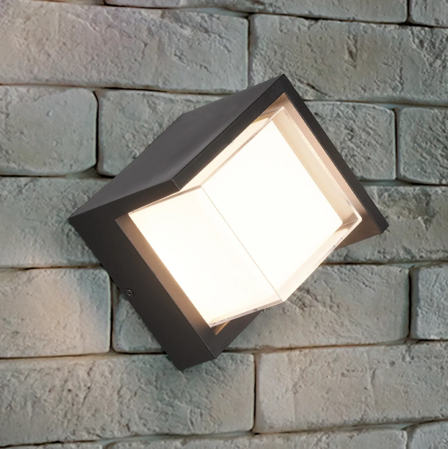 Aplique LED para exterior Puno, IP54, angular