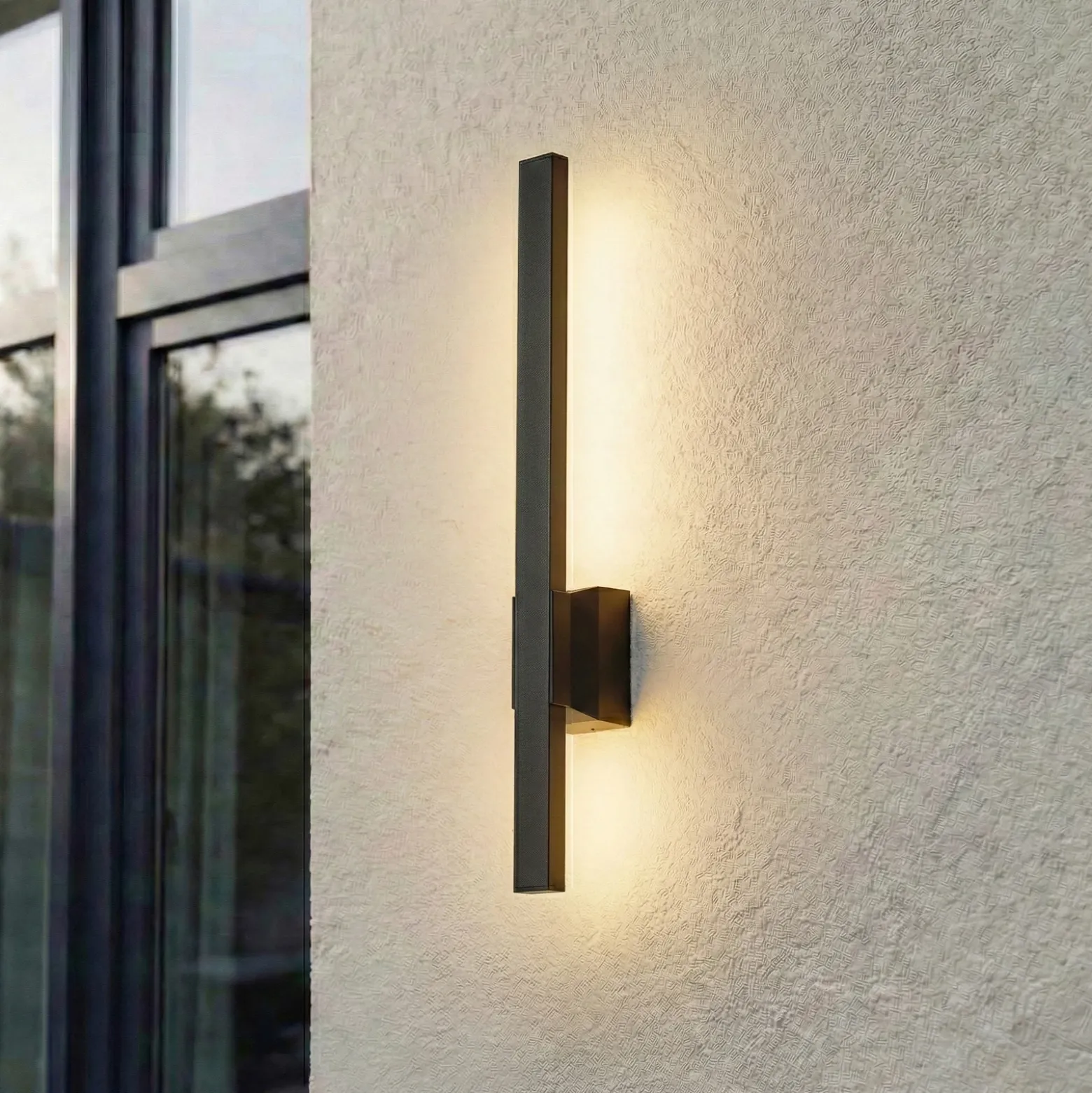Aplique LED para exterior Sakari de Lindby, negro, aluminio, altura 50 cm
