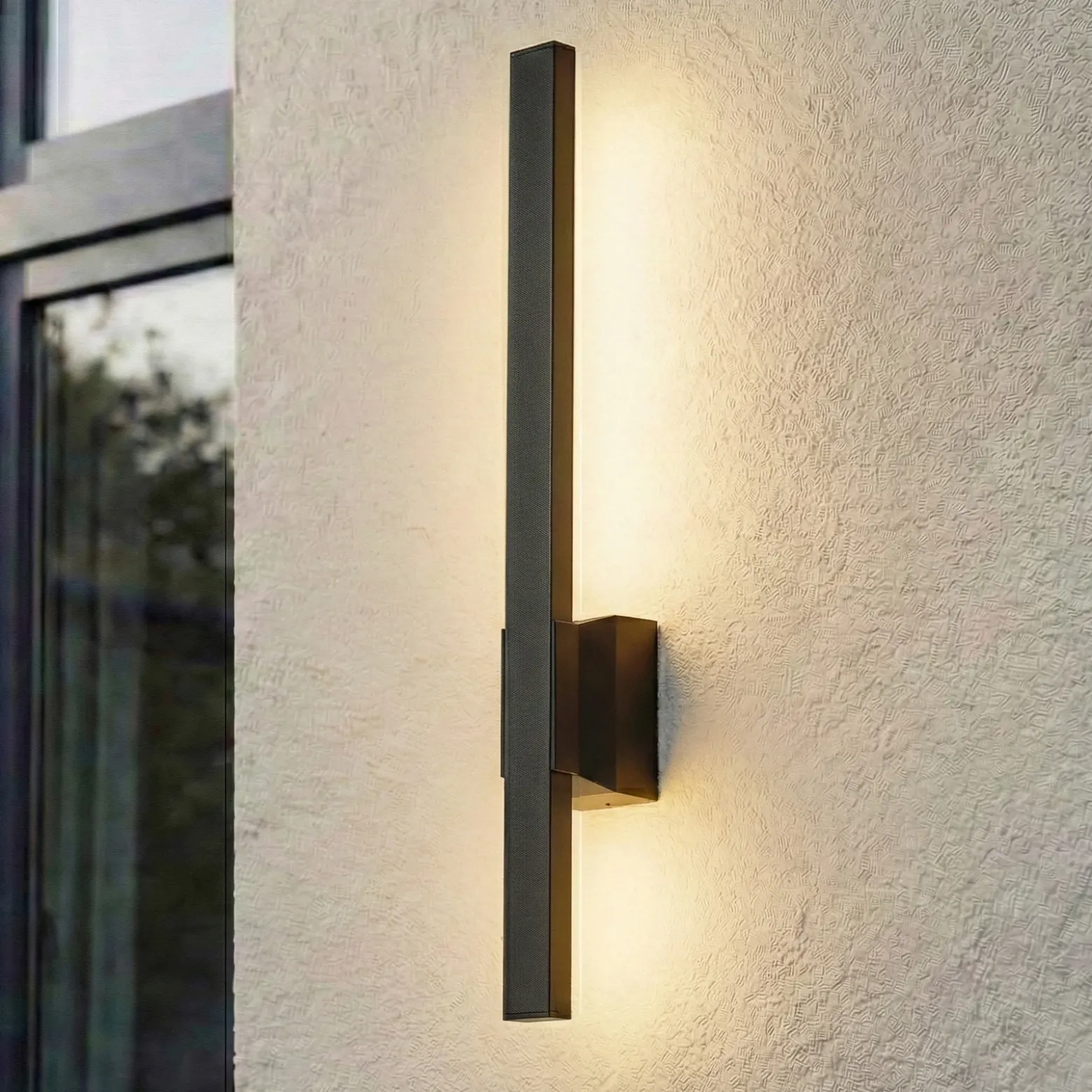 Aplique LED para exterior Sakari de Lindby, negro, aluminio, altura 50 cm