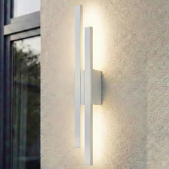 Aplique LED para exterior Sakari de Lindby, blanco, aluminio, altura 59 cm