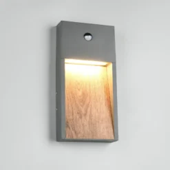 Aplique LED para exterior SALMON, aspecto de madera, altura 33 cm, IP44