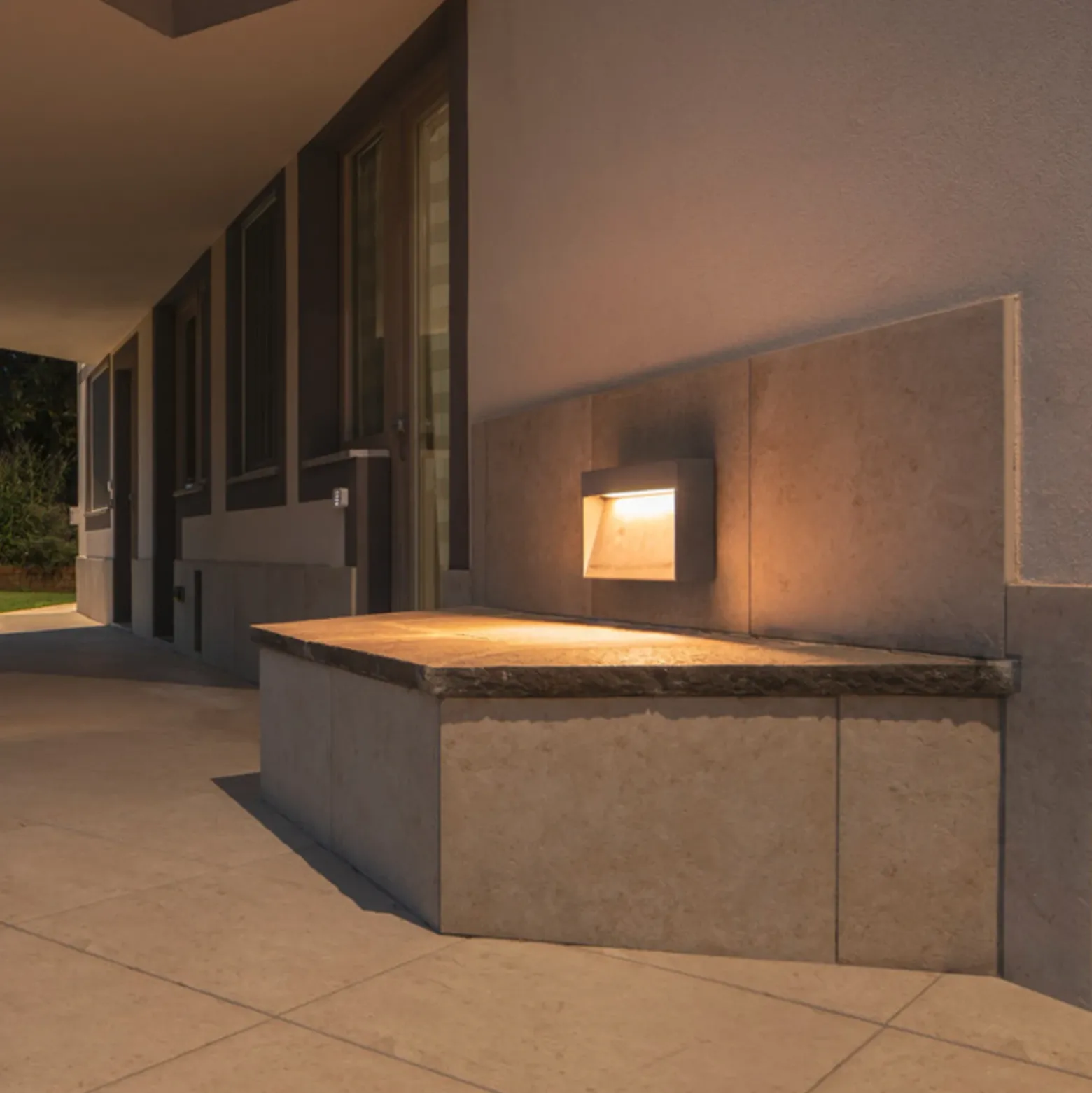 Aplique LED para exterior SLV Concreto, ancho 37,5 cm
