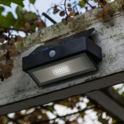 Aplique LED para exterior solar ARROW, gris oscuro, 18 cm, con sensor, IP44