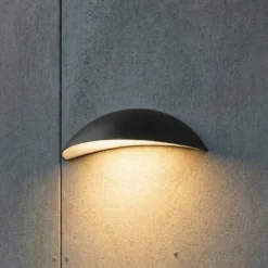 Aplique LED para exterior Zerino de Lindby, negro, 34,5 cm, IP54