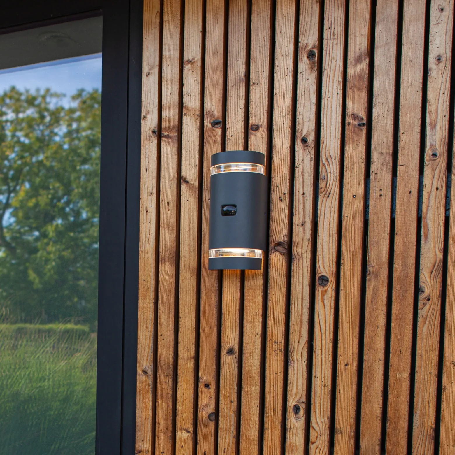 Aplique para exterior con sensor FOCUS ROUND, gris oscuro, 2 x GU10, IP44
