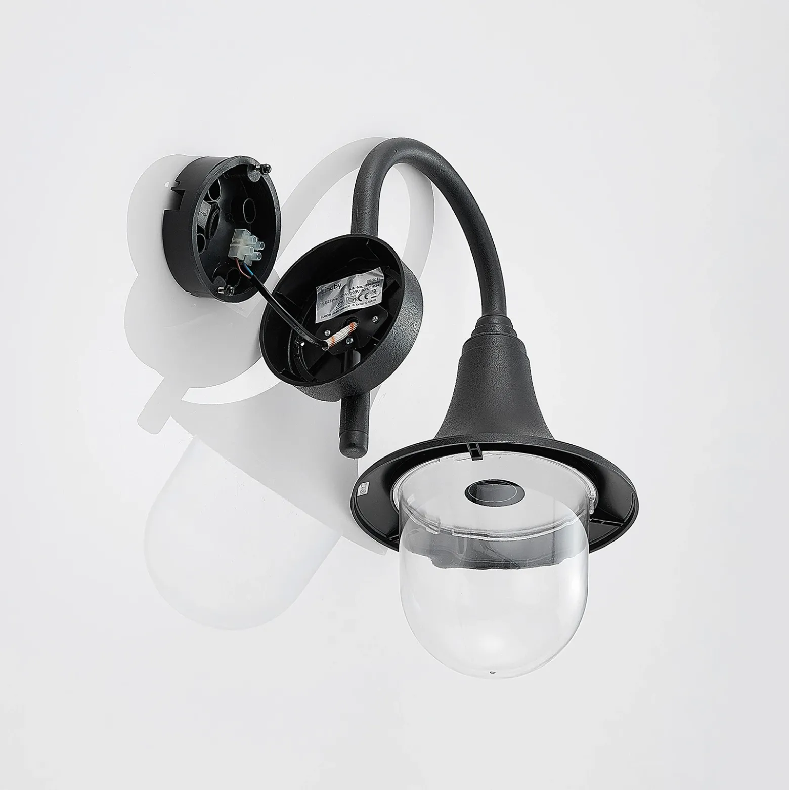 Aplique para exterior Lindby Nalevi, 41 cm, resistente al agua salada, E27, IP44