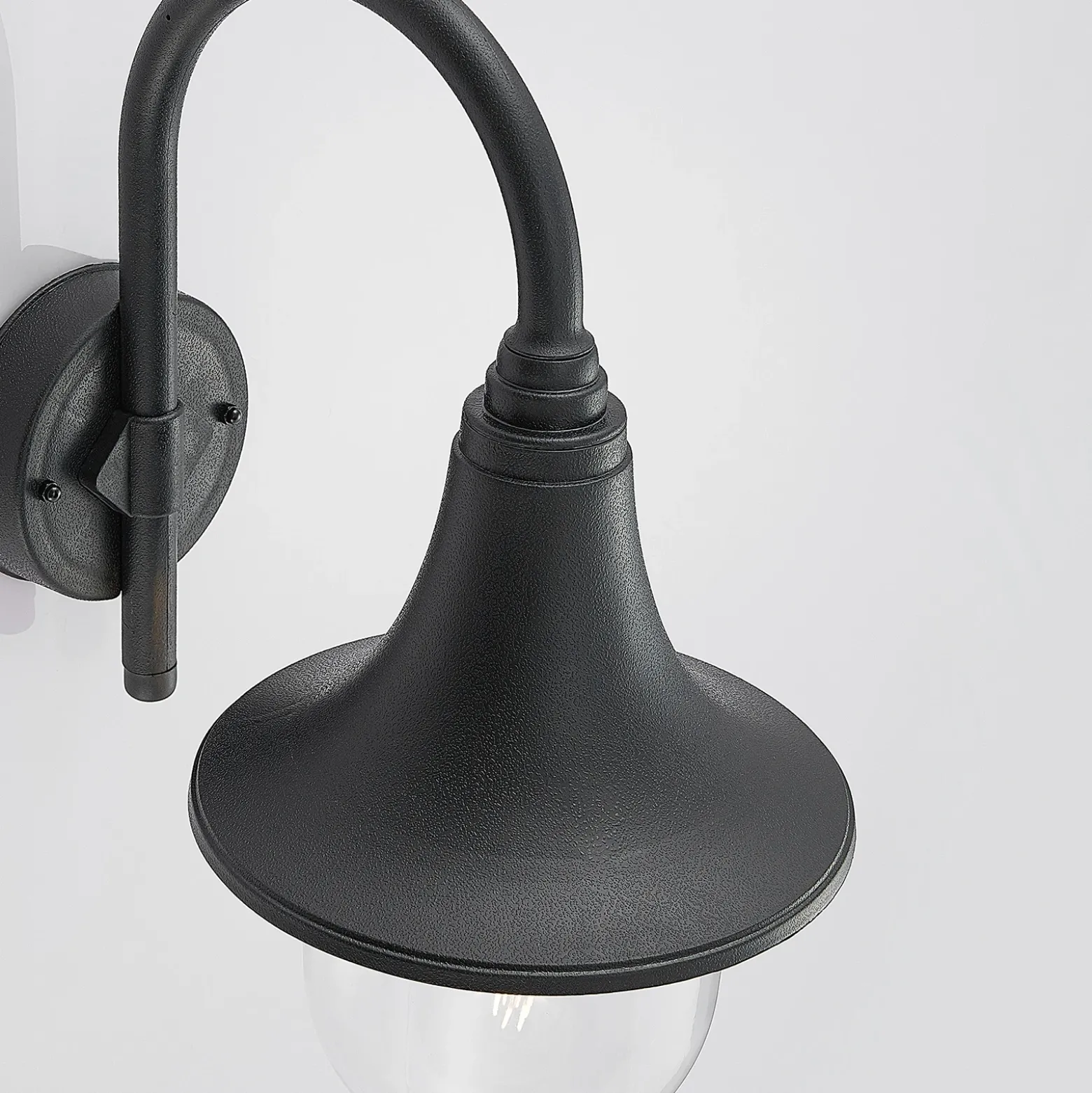 Aplique para exterior Lindby Nalevi, 41 cm, resistente al agua salada, E27, IP44