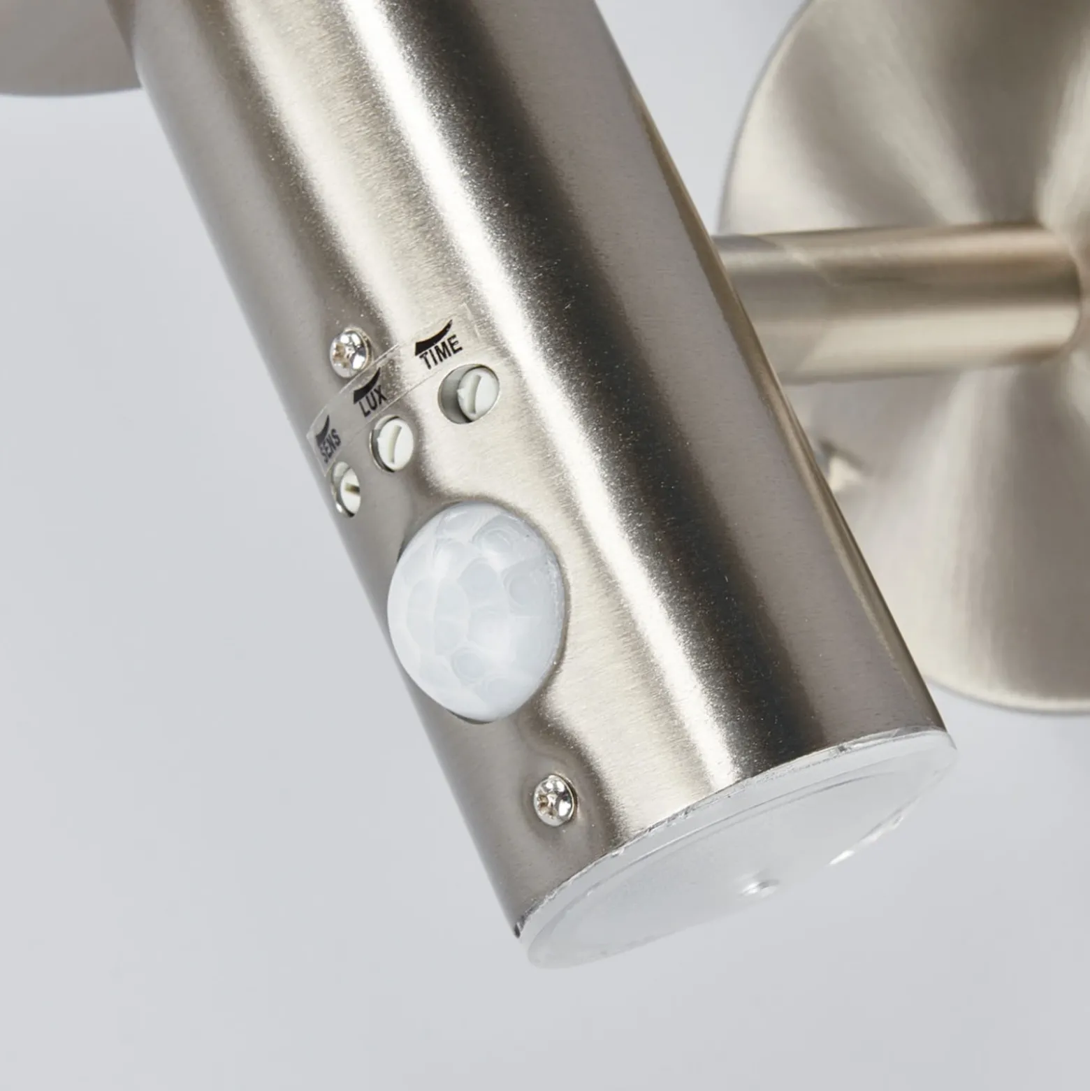 Aplique para exterior Lindby Djori, sensor, color aluminio, E27