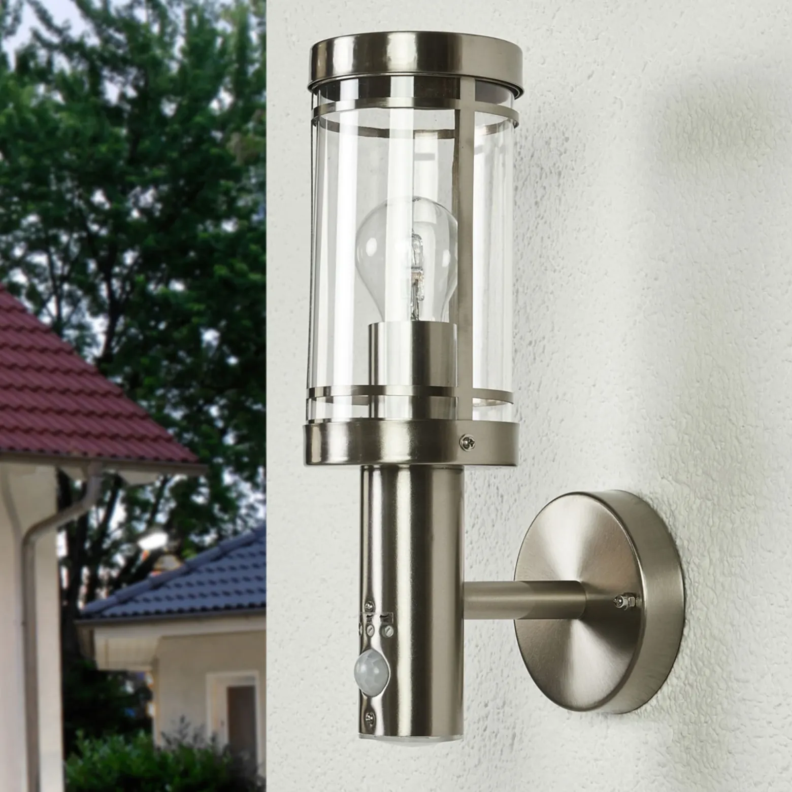 Aplique para exterior Lindby Djori, sensor, color aluminio, E27