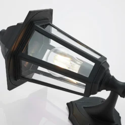 Aplique para exterior Lindby Nane, farol, resistente al agua salada, E27