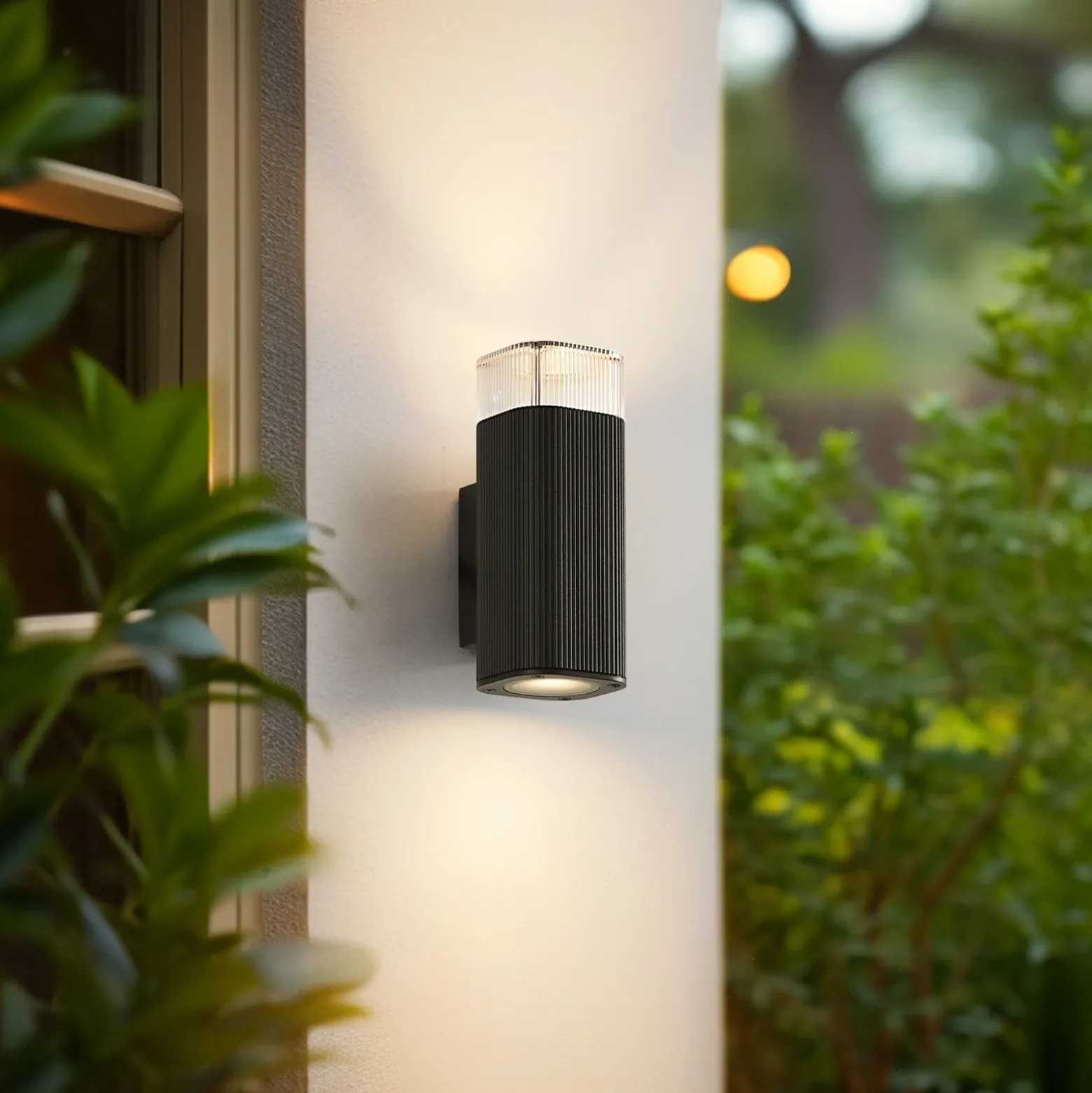 Aplique para exterior Lindby Halvar, negra, 20 cm, 2 x GU10, IP65