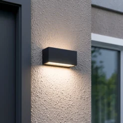 Aplique para exterior Lucande Bente, color antracita, 25 cm de ancho, IP54