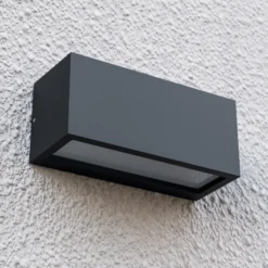 Aplique para exterior Lucande Bente, color antracita, 25 cm de ancho, IP54