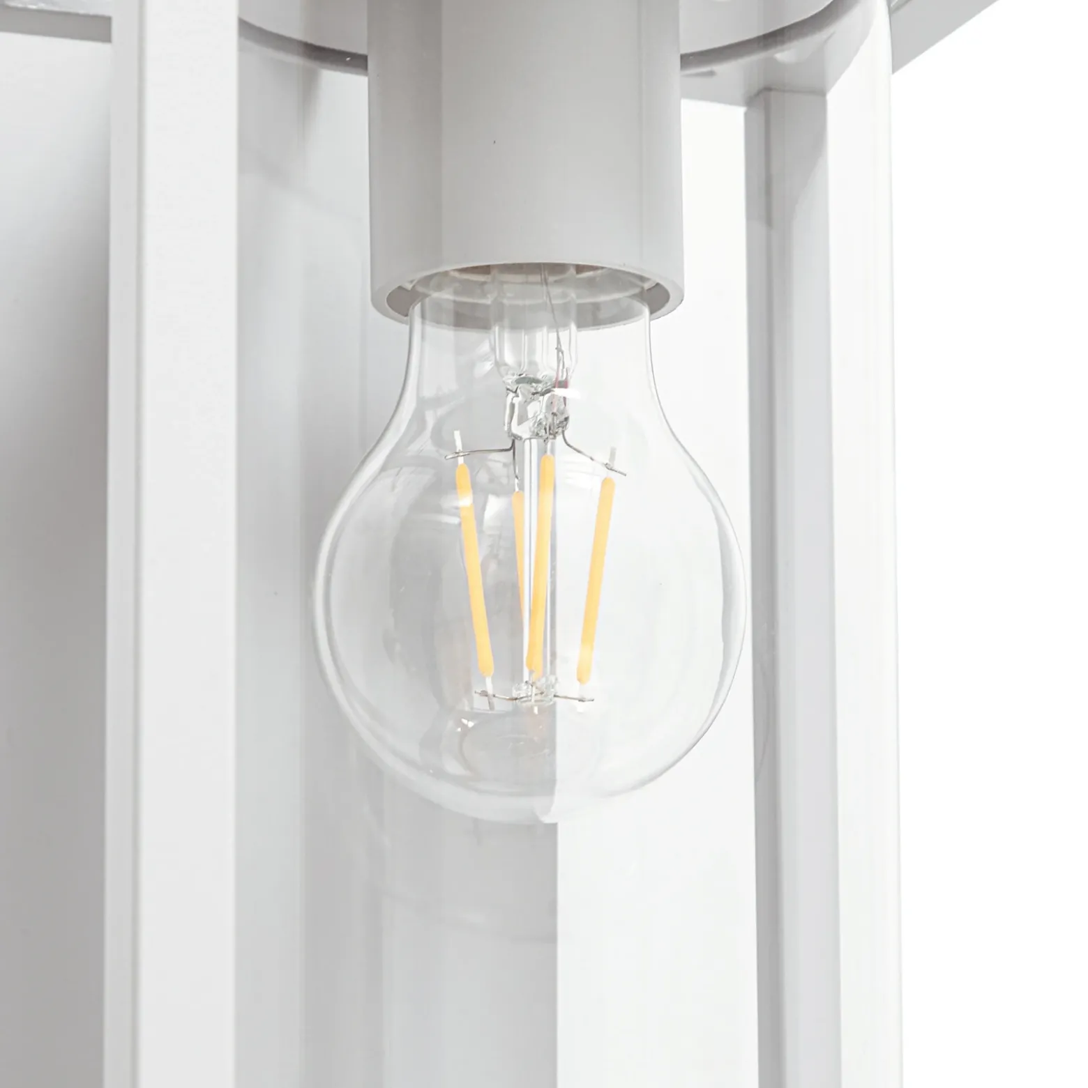 Aplique para exterior Lucande Ferda, portalámpara inferior, gris claro, IP44