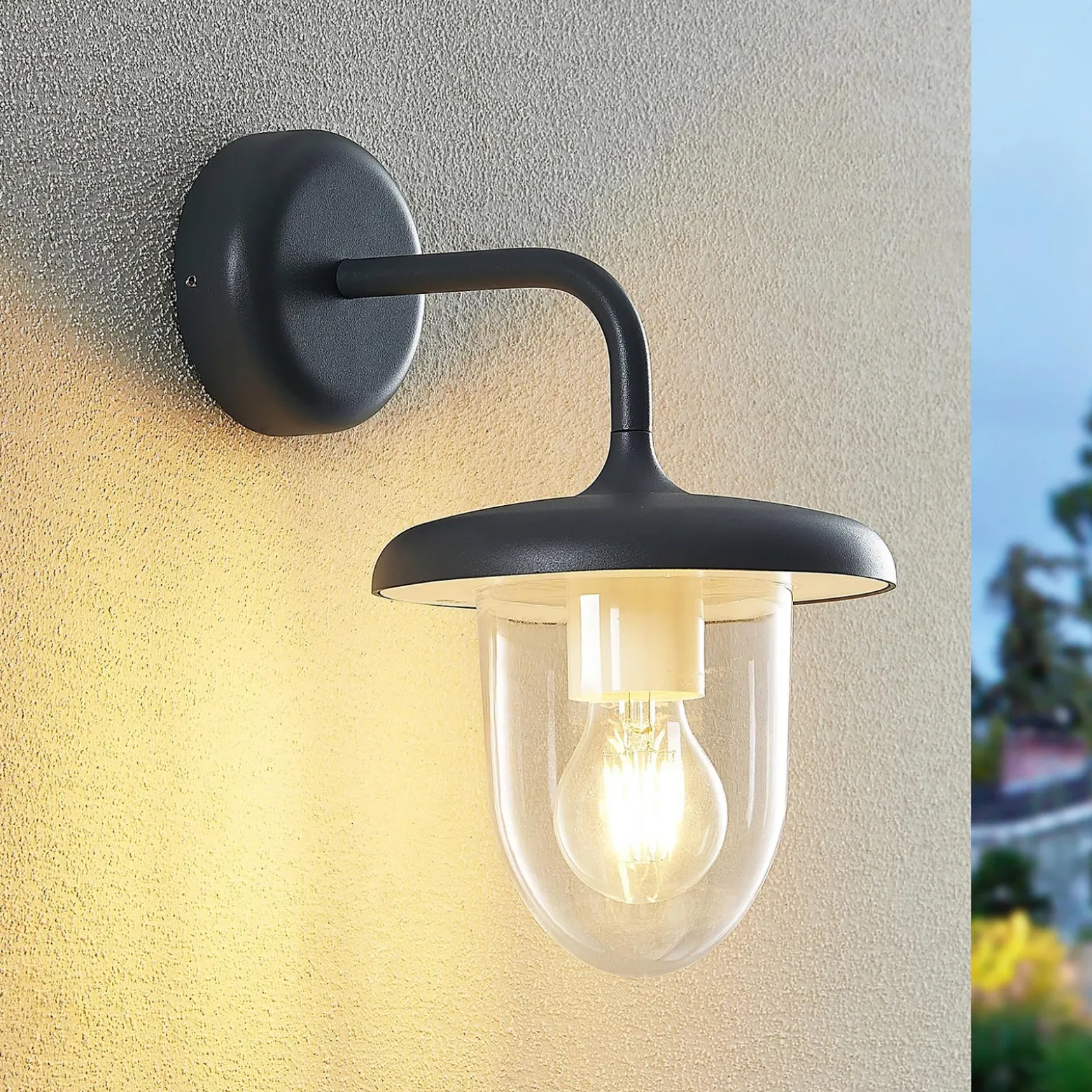 Aplique para exterior PRIOS Larkumi con portalámpara E27